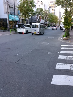 12聖ルカ通り入る東京駅方面へ.jpg