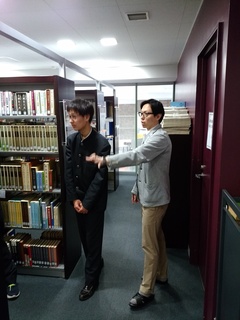 14 案内橘先生.jpg