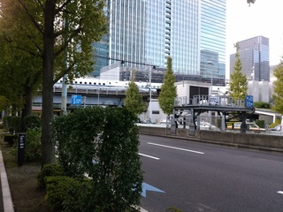 31鍛冶橋通りを真っ直ぐ.jpg