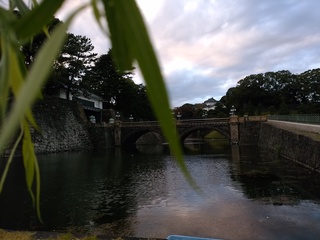 42.5正門石橋と正門.jpg